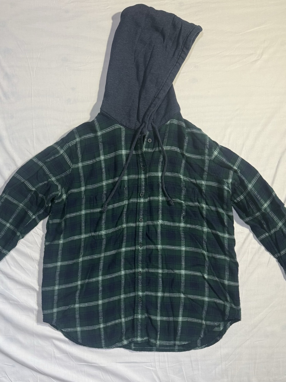 American Eagle Cozy Cabin Oversized Hooded Flannel Shirt Medium Distressed Plaid